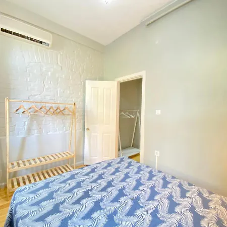 Flat With Balcony Near Flower Passage In Beyoglu Διαμέρισμα Κωνσταντινούπολη