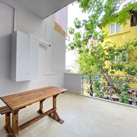 Flat With Balcony Near Flower Passage In Beyoglu Διαμέρισμα *